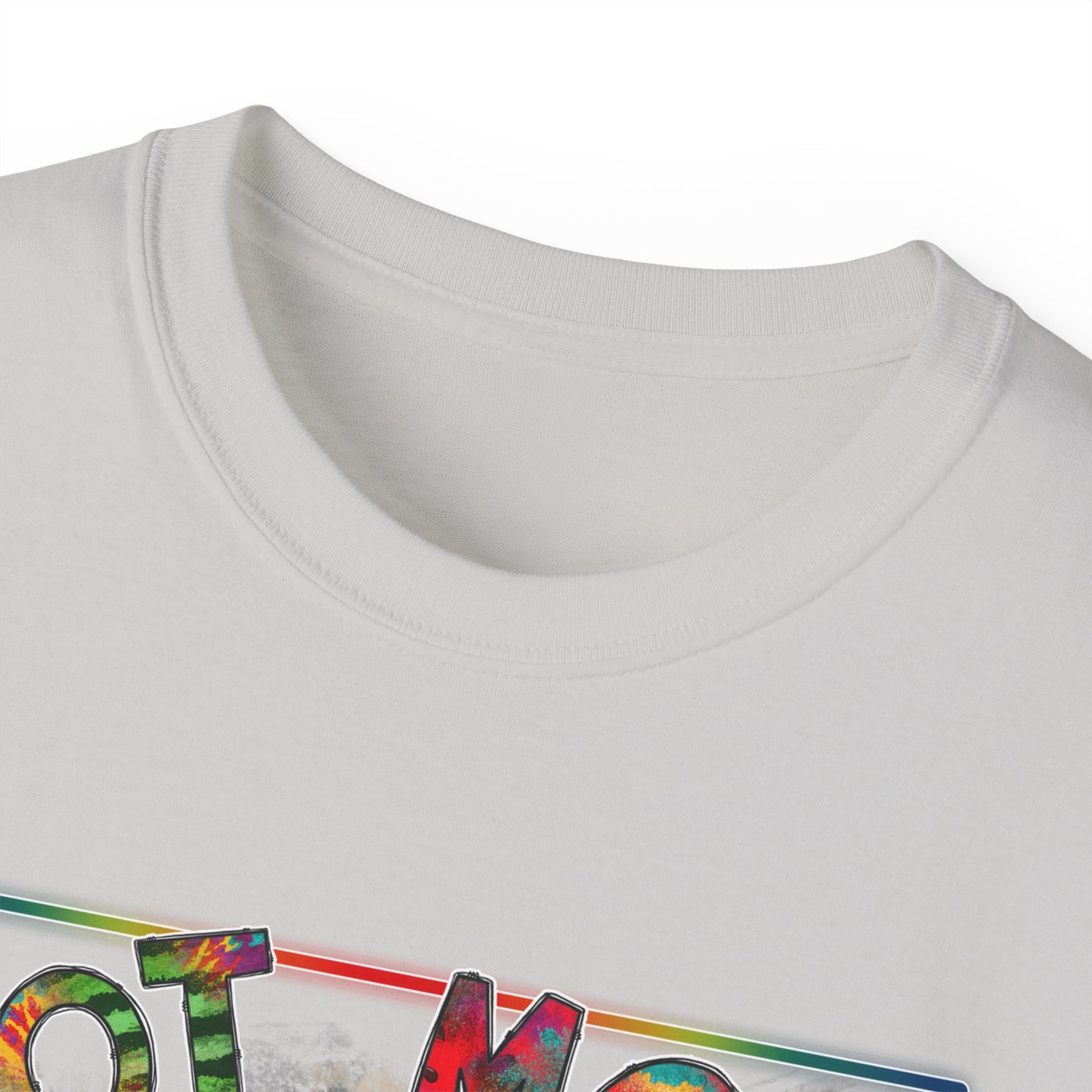 Hot Mom Summer T-Shirt / Trendy Graphic Tee / Bold Lip Print Shirt / Casual Summer Outfit / Fun Mom Gift Top
