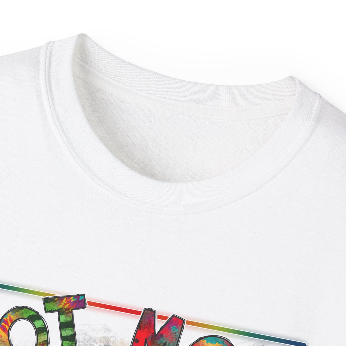 Hot Mom Summer T-Shirt / Trendy Graphic Tee / Bold Lip Print Shirt / Casual Summer Outfit / Fun Mom Gift Top