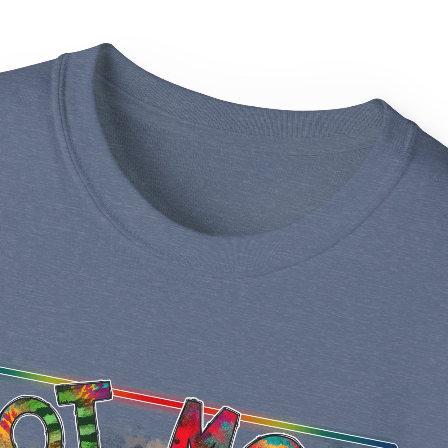 Hot Mom Summer T-Shirt / Trendy Graphic Tee / Bold Lip Print Shirt / Casual Summer Outfit / Fun Mom Gift Top